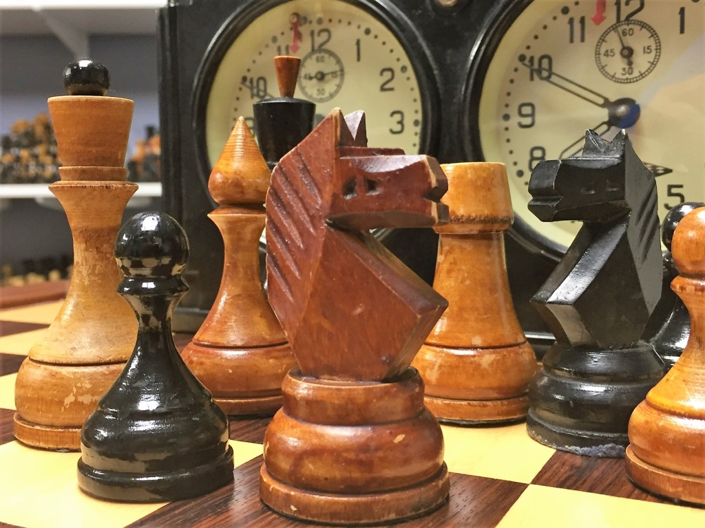 Four Styles of Soviet Grandmaster Chess Sets: The GM1 Chess Pieces – Soviet  and Late Tsarist Chess Sets